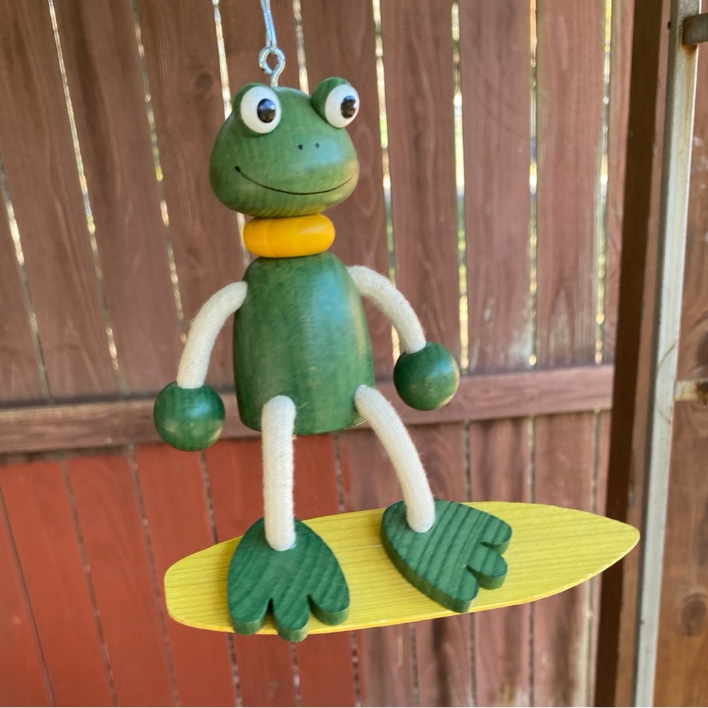 Kathe Wohlfahrt Wood Surfing Frog On Hanging Spring Bouncy Fun Germany 5 In.